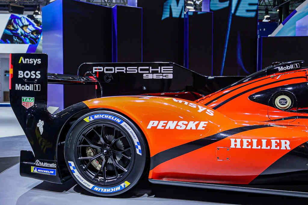 满怀激情,“我们追逐”美好移动生活 ,“米其林赛道乐园”亮相第六届进博会 - 第3张 - 提加商用车网 满怀激情,“我们追逐”美好移动生活 ,“米其林赛道乐园”亮相第六届进博会 - 第3张