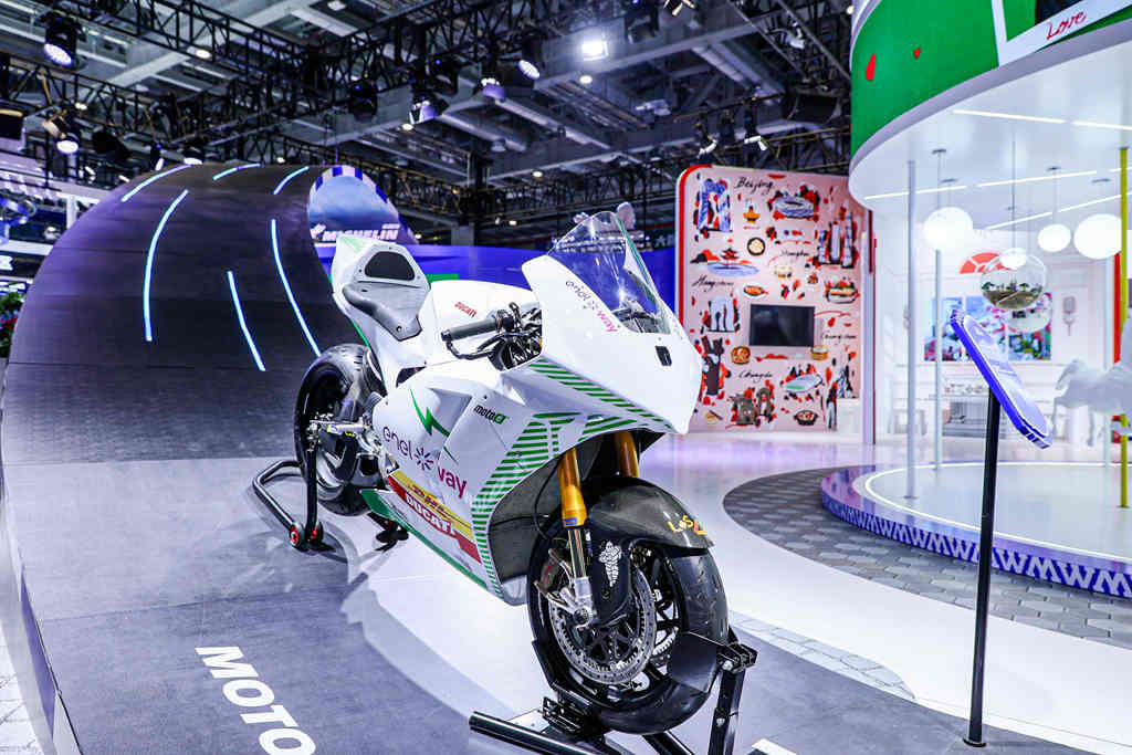 满怀激情,“我们追逐”美好移动生活 ,“米其林赛道乐园”亮相第六届进博会 - 第8张 - 提加商用车网 满怀激情,“我们追逐”美好移动生活 ,“米其林赛道乐园”亮相第六届进博会 - 第8张