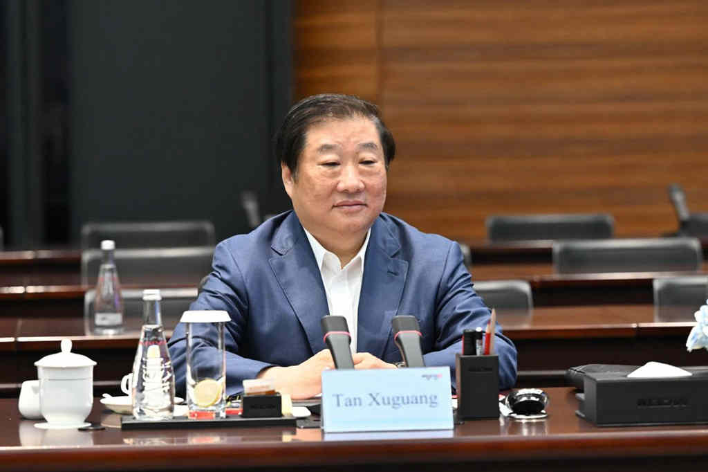 德国博世集团董事会主席史蒂凡·哈通一行访问潍柴 - 第4张 - 提加商用车网 德国博世集团董事会主席史蒂凡·哈通一行访问潍柴 - 第4张