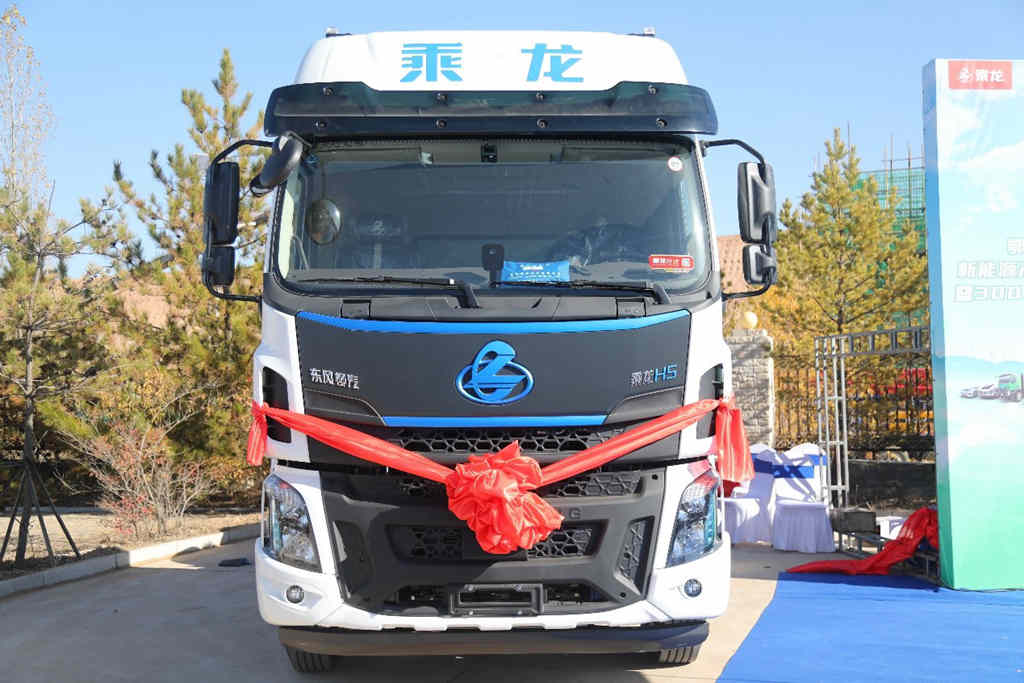 交车300台,乘龙H5换电牵引车赋能零碳物流绿色发展 - 第3张 - 提加商用车网 交车300台,乘龙H5换电牵引车赋能零碳物流绿色发展 - 第3张
