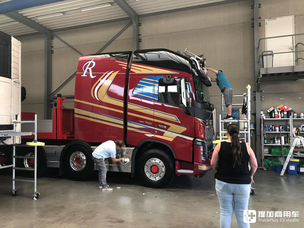 750匹发动机+静液压驱动前桥,可变身大件车,这台五轴沃尔沃FH16真有看点 - 第10张 - 提加商用车网 750匹发动机+静液压驱动前桥,可变身大件车,这台五轴沃尔沃FH16真有看点 - 第10张