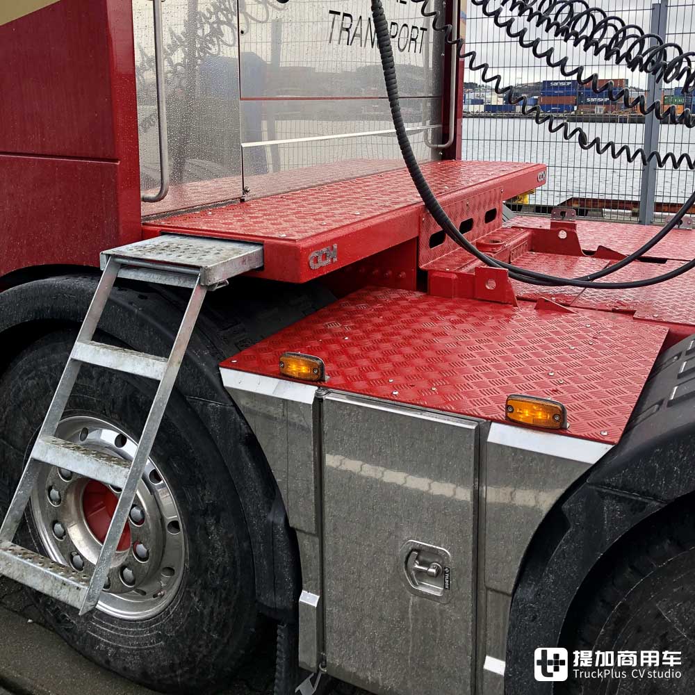 750匹发动机+静液压驱动前桥,可变身大件车,这台五轴沃尔沃FH16真有看点 - 第15张 - 提加商用车网 750匹发动机+静液压驱动前桥,可变身大件车,这台五轴沃尔沃FH16真有看点 - 第15张