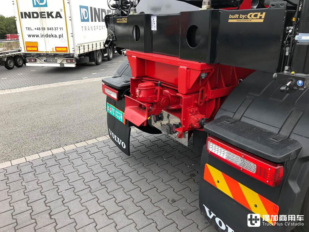 750匹发动机+静液压驱动前桥,可变身大件车,这台五轴沃尔沃FH16真有看点 - 第21张 - 提加商用车网 750匹发动机+静液压驱动前桥,可变身大件车,这台五轴沃尔沃FH16真有看点 - 第21张