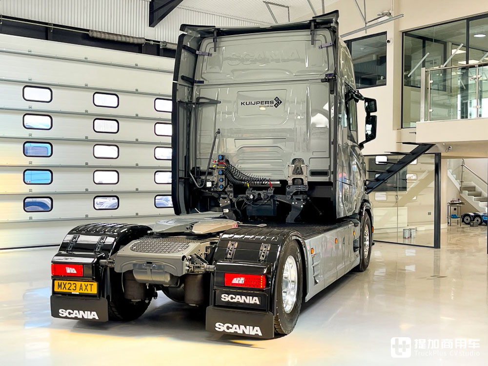 搭载V8发动机,平头卡车爆改长头单拖,荷兰Vlastuin改装厂打造的斯堪尼亚530ST实拍 - 第26张 - 提加商用车网 搭载V8发动机,平头卡车爆改长头单拖,荷兰Vlastuin改装厂打造的斯堪尼亚530ST实拍 - 第26张