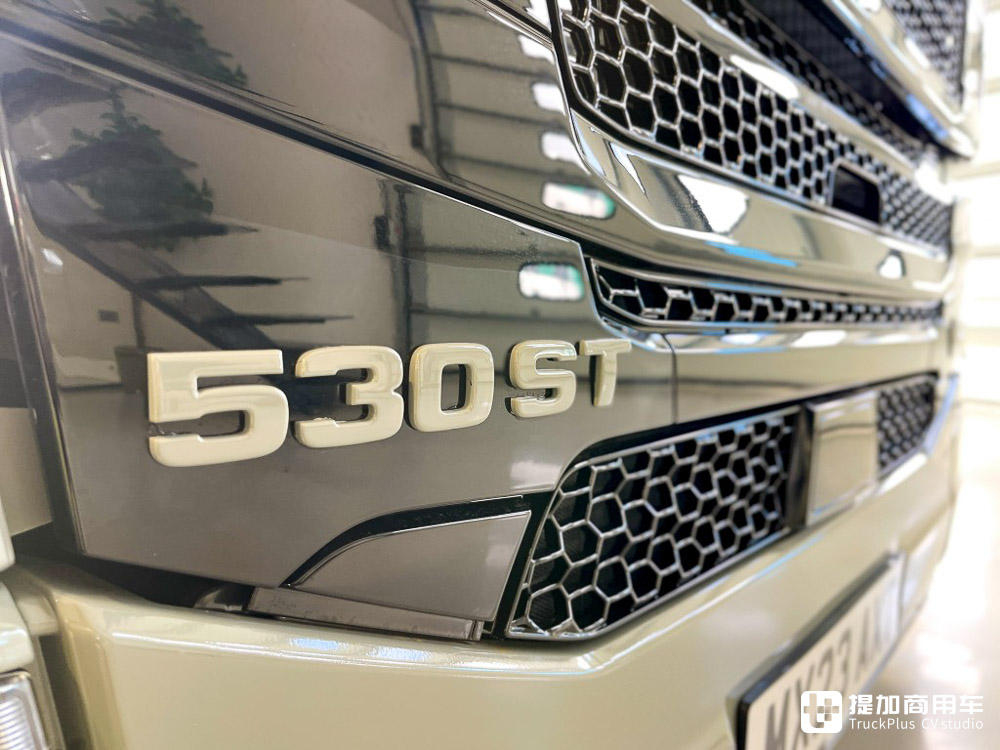 搭载V8发动机,平头卡车爆改长头单拖,荷兰Vlastuin改装厂打造的斯堪尼亚530ST实拍 - 第7张 - 提加商用车网 搭载V8发动机,平头卡车爆改长头单拖,荷兰Vlastuin改装厂打造的斯堪尼亚530ST实拍 - 第7张