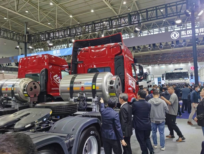 中国乘龙 用心成就,乘龙携重磅产品亮相中国国际商用车展 - 第7张 - 提加商用车网 中国乘龙 用心成就,乘龙携重磅产品亮相中国国际商用车展 - 第7张