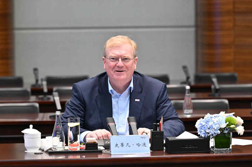 德国博世集团董事会主席史蒂凡·哈通一行访问潍柴 - 第3张 - 提加商用车网 德国博世集团董事会主席史蒂凡·哈通一行访问潍柴 - 第3张
