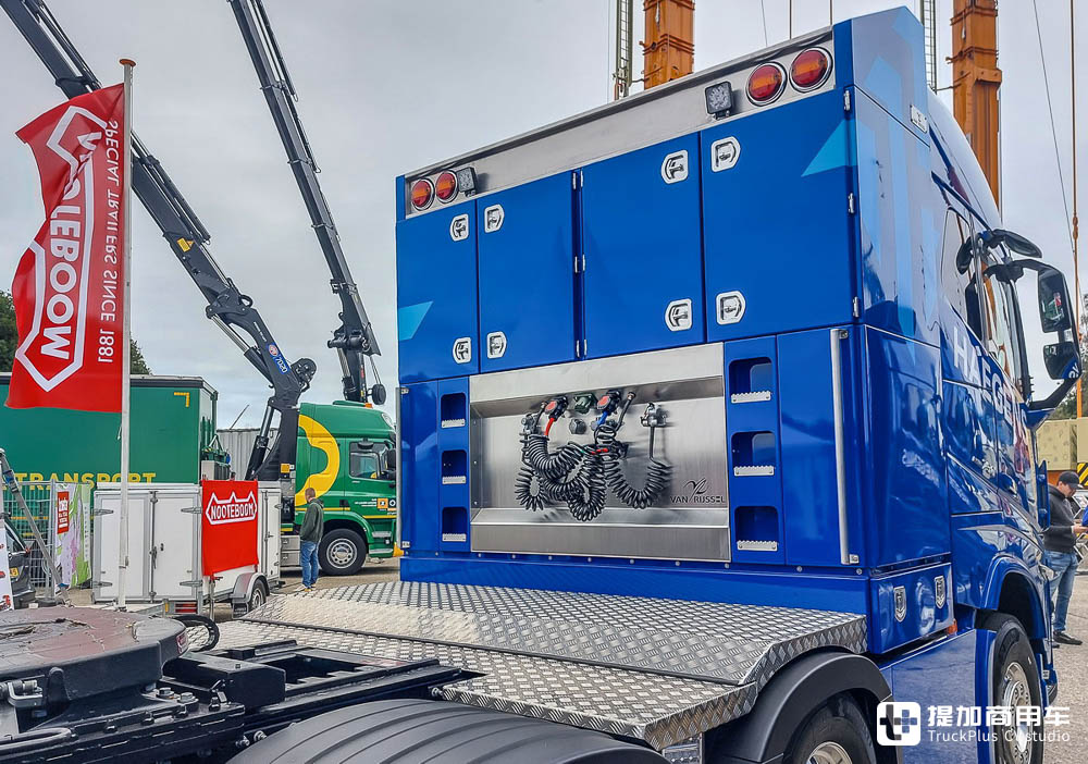 细节狂魔!8x4驱动750匹马力,带你看一台配置精致的沃尔沃FH 16大件车