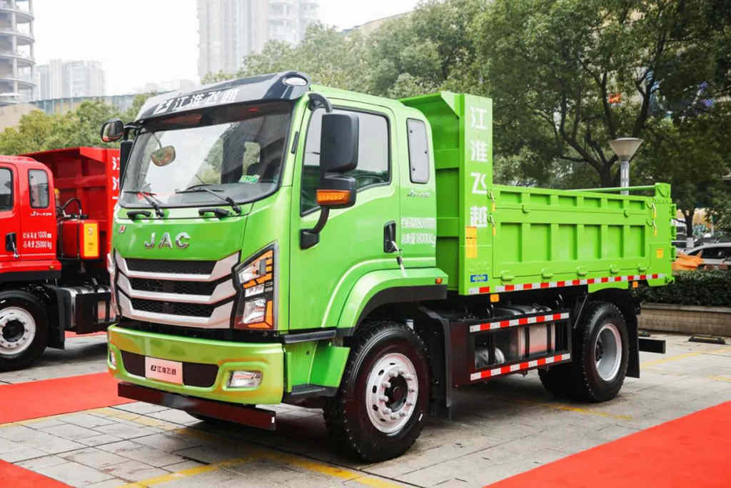 2024年城乡建设火热,江淮重卡工程车天团全面助力!