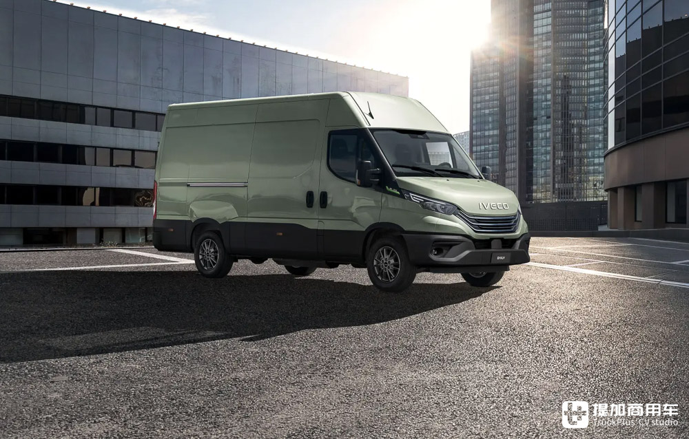 全新大屏内饰加持,智能安全水平大幅提升,带你看新一代依维柯Daily轻型商用车 - 第1张 - 提加商用车网 全新大屏内饰加持,智能安全水平大幅提升,带你看新一代依维柯Daily轻型商用车 - 第1张