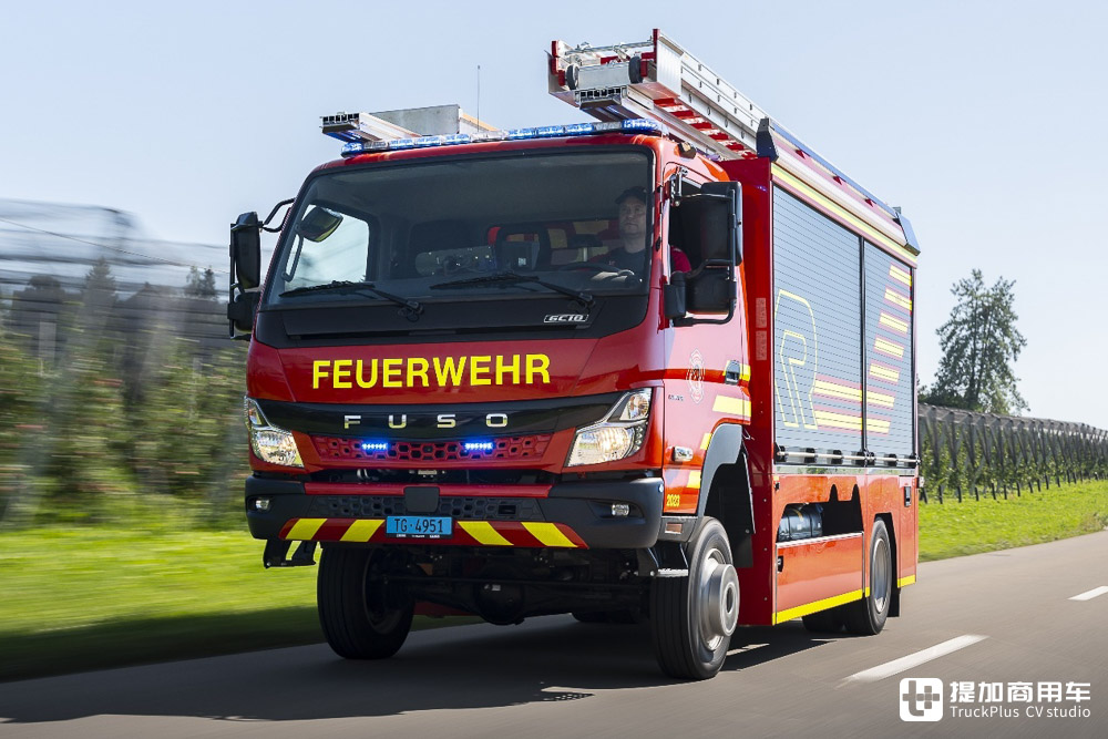 4x4全驱的日系轻卡,三菱Canter变身消防车 - 第1张 - 提加商用车网 4x4全驱的日系轻卡,三菱Canter变身消防车 - 第1张