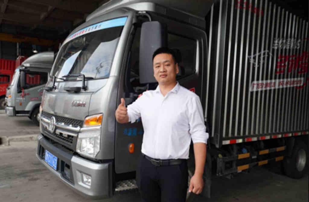 信赖是实力的外在,东风轻型车400万荣耀感恩每一位客户 - 第2张 - 提加商用车网 信赖是实力的外在,东风轻型车400万荣耀感恩每一位客户 - 第2张