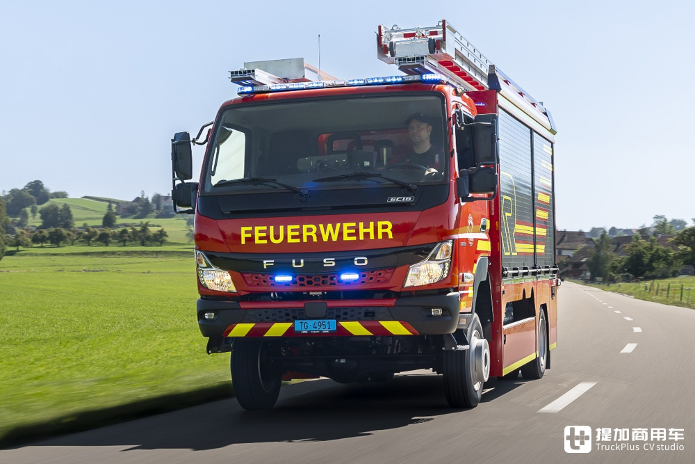 4x4全驱的日系轻卡,三菱Canter变身消防车 - 第2张 - 提加商用车网 4x4全驱的日系轻卡,三菱Canter变身消防车 - 第2张