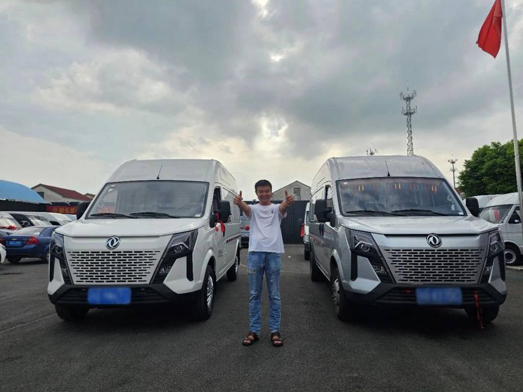 信赖是实力的外在,东风轻型车400万荣耀感恩每一位客户 - 第3张 - 提加商用车网 信赖是实力的外在,东风轻型车400万荣耀感恩每一位客户 - 第3张