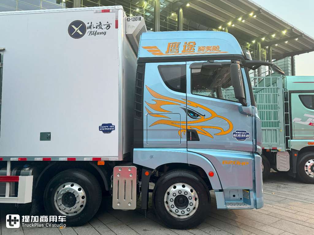 解放鹰途620马力的前四后八载货车亮相,实拍带你看配置有多强 - 第4张 - 提加商用车网 解放鹰途620马力的前四后八载货车亮相,实拍带你看配置有多强 - 第4张