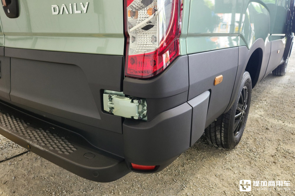 全新大屏内饰加持,智能安全水平大幅提升,带你看新一代依维柯Daily轻型商用车 - 第5张 - 提加商用车网 全新大屏内饰加持,智能安全水平大幅提升,带你看新一代依维柯Daily轻型商用车 - 第5张