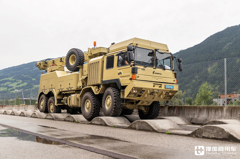 8x8驱动,军卡底盘+安普上装,实拍莱茵金属曼恩HX 8x8重型清障车 - 第6张 - 提加商用车网 8x8驱动,军卡底盘+安普上装,实拍莱茵金属曼恩HX 8x8重型清障车 - 第6张