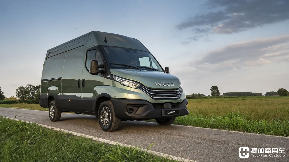 全新大屏内饰加持,智能安全水平大幅提升,带你看新一代依维柯Daily轻型商用车 - 第7张 - 提加商用车网 全新大屏内饰加持,智能安全水平大幅提升,带你看新一代依维柯Daily轻型商用车 - 第7张