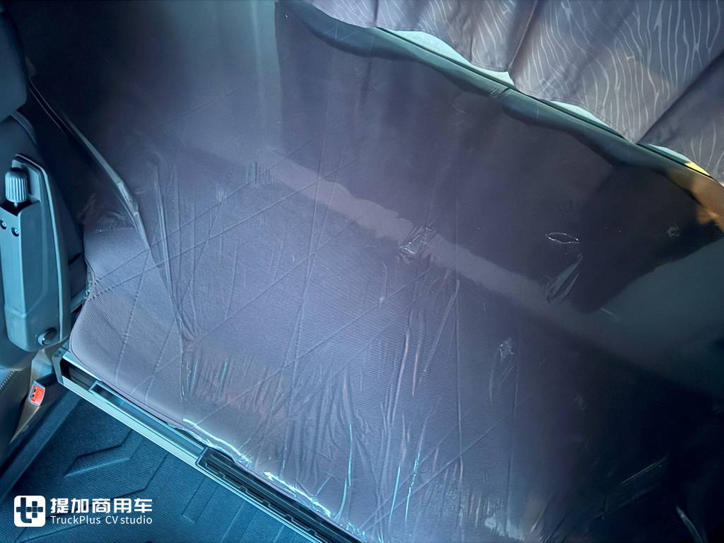 解放鹰途620马力的前四后八载货车亮相,实拍带你看配置有多强 - 第10张 - 提加商用车网 解放鹰途620马力的前四后八载货车亮相,实拍带你看配置有多强 - 第10张