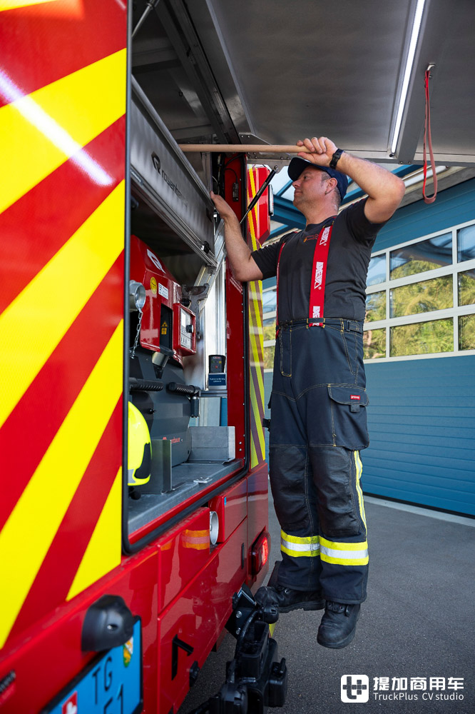4x4全驱的日系轻卡,三菱Canter变身消防车 - 第13张 - 提加商用车网 4x4全驱的日系轻卡,三菱Canter变身消防车 - 第13张