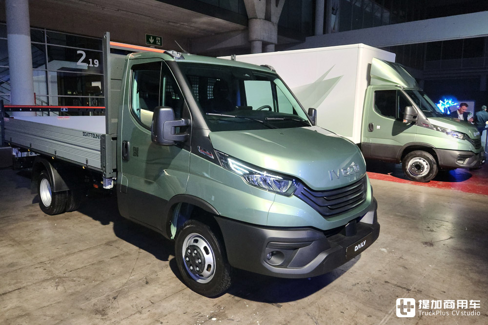 全新大屏内饰加持,智能安全水平大幅提升,带你看新一代依维柯Daily轻型商用车 - 第17张 - 提加商用车网 全新大屏内饰加持,智能安全水平大幅提升,带你看新一代依维柯Daily轻型商用车 - 第17张