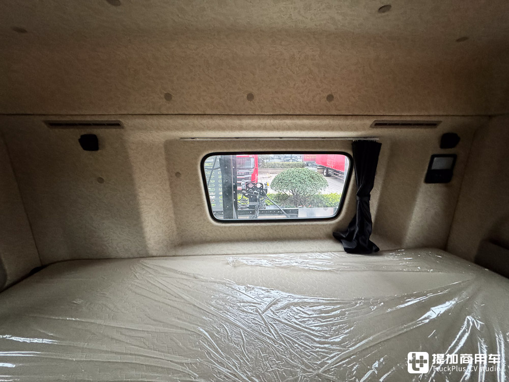 单车战力250吨,三车串联750吨!江淮跨越K7 6x6大件车亮相,带您看它的强悍实力 - 第32张 - 提加商用车网 单车战力250吨,三车串联750吨!江淮跨越K7 6x6大件车亮相,带您看它的强悍实力 - 第32张