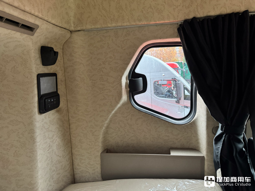 单车战力250吨,三车串联750吨!江淮跨越K7 6x6大件车亮相,带您看它的强悍实力 - 第33张 - 提加商用车网 单车战力250吨,三车串联750吨!江淮跨越K7 6x6大件车亮相,带您看它的强悍实力 - 第33张