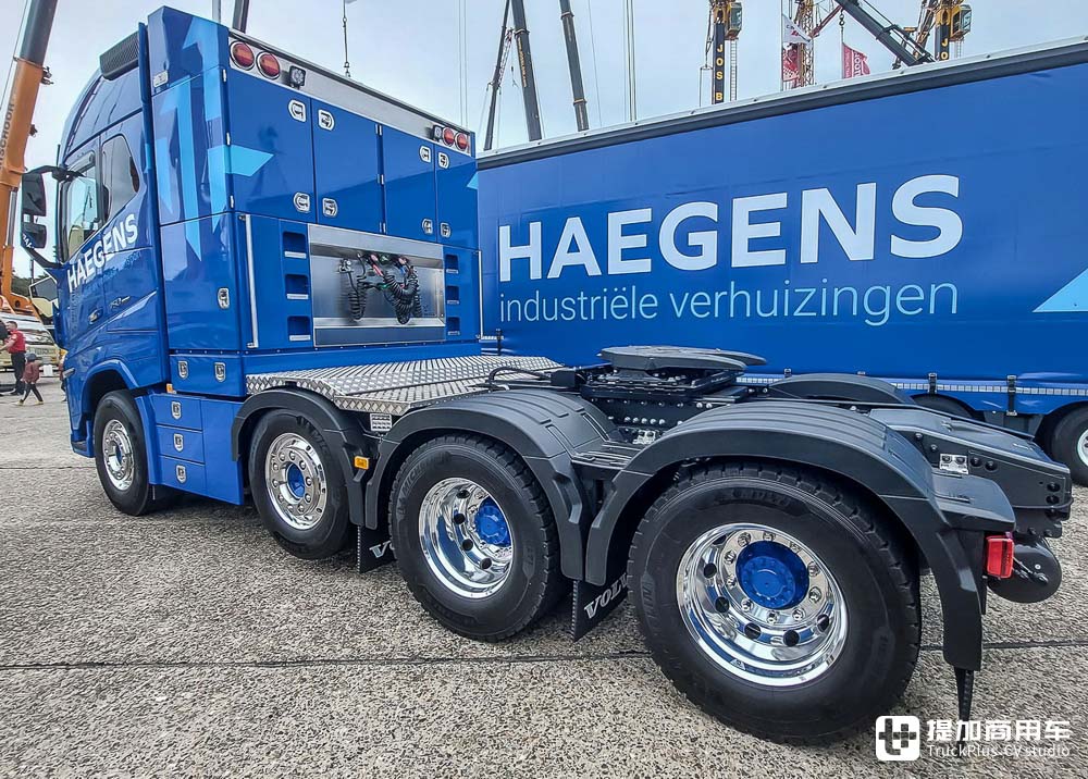 细节狂魔!8x4驱动750匹马力,带你看一台配置精致的沃尔沃FH 16大件车 - 第10张 - 提加商用车网 细节狂魔!8x4驱动750匹马力,带你看一台配置精致的沃尔沃FH 16大件车 - 第10张