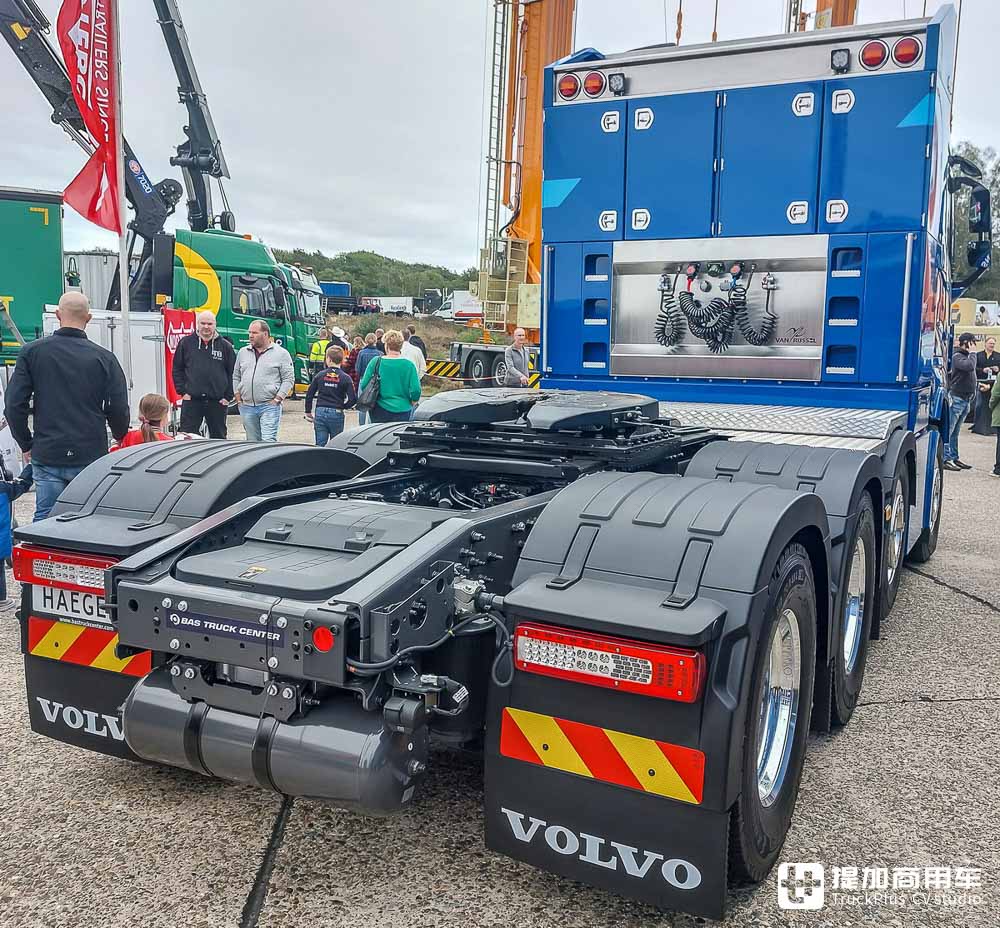 细节狂魔!8x4驱动750匹马力,带你看一台配置精致的沃尔沃FH 16大件车 - 第20张 - 提加商用车网 细节狂魔!8x4驱动750匹马力,带你看一台配置精致的沃尔沃FH 16大件车 - 第20张