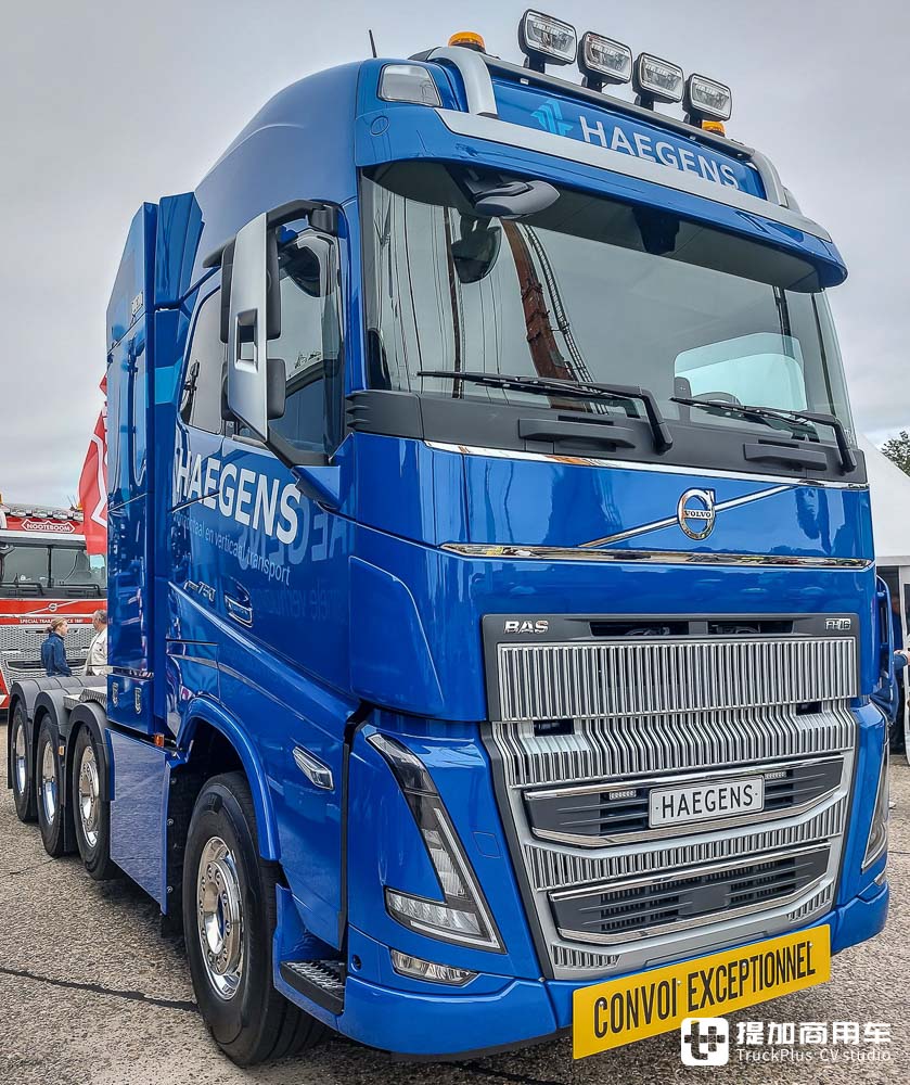 细节狂魔!8x4驱动750匹马力,带你看一台配置精致的沃尔沃FH 16大件车 - 第7张 - 提加商用车网 细节狂魔!8x4驱动750匹马力,带你看一台配置精致的沃尔沃FH 16大件车 - 第7张