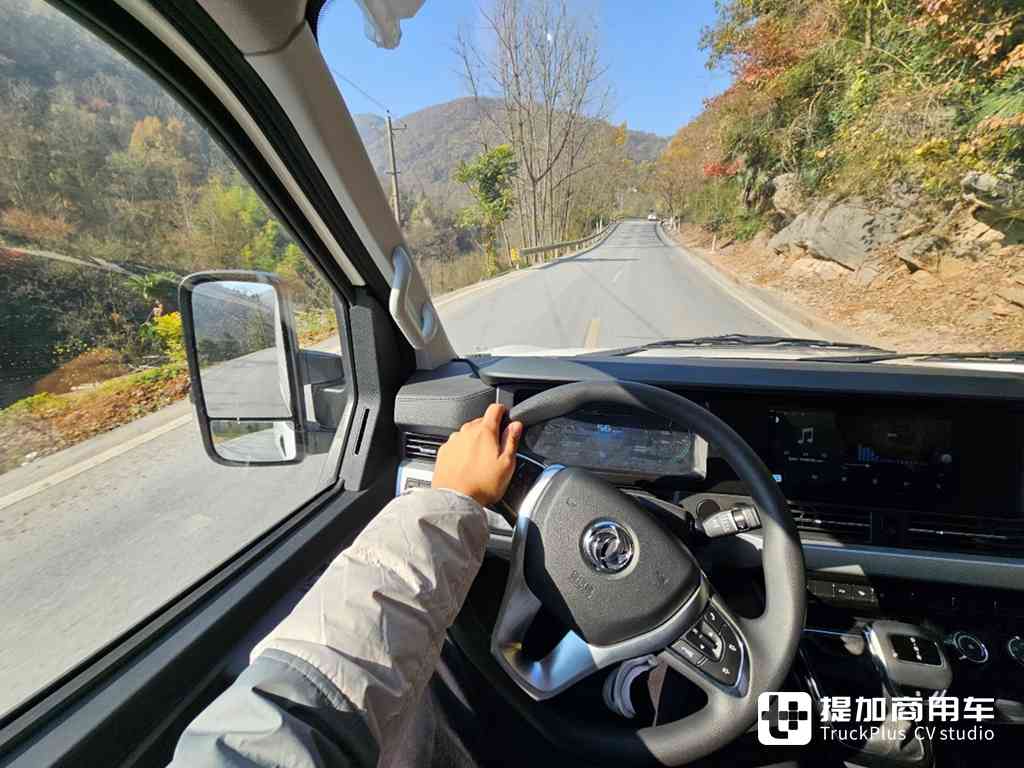 东风推出全新电动VAN东风御风V9E,动静态评测带您全方位了解它 - 第13张 - 提加商用车网 东风推出全新电动VAN东风御风V9E,动静态评测带您全方位了解它 - 第13张