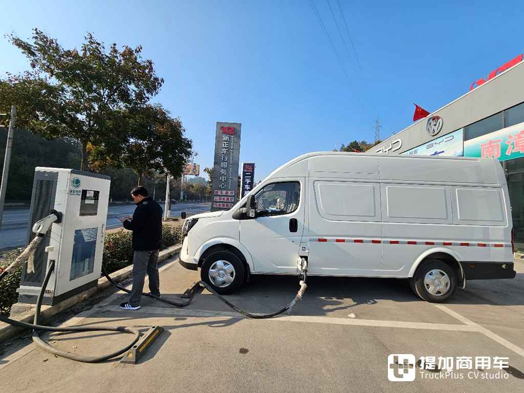 东风推出全新电动VAN东风御风V9E,动静态评测带您全方位了解它 - 第14张 - 提加商用车网 东风推出全新电动VAN东风御风V9E,动静态评测带您全方位了解它 - 第14张