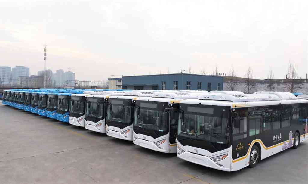 “沂”路相伴 温暖同行 百辆格力钛暖橙巴士临沂暖心上线 - 第7张