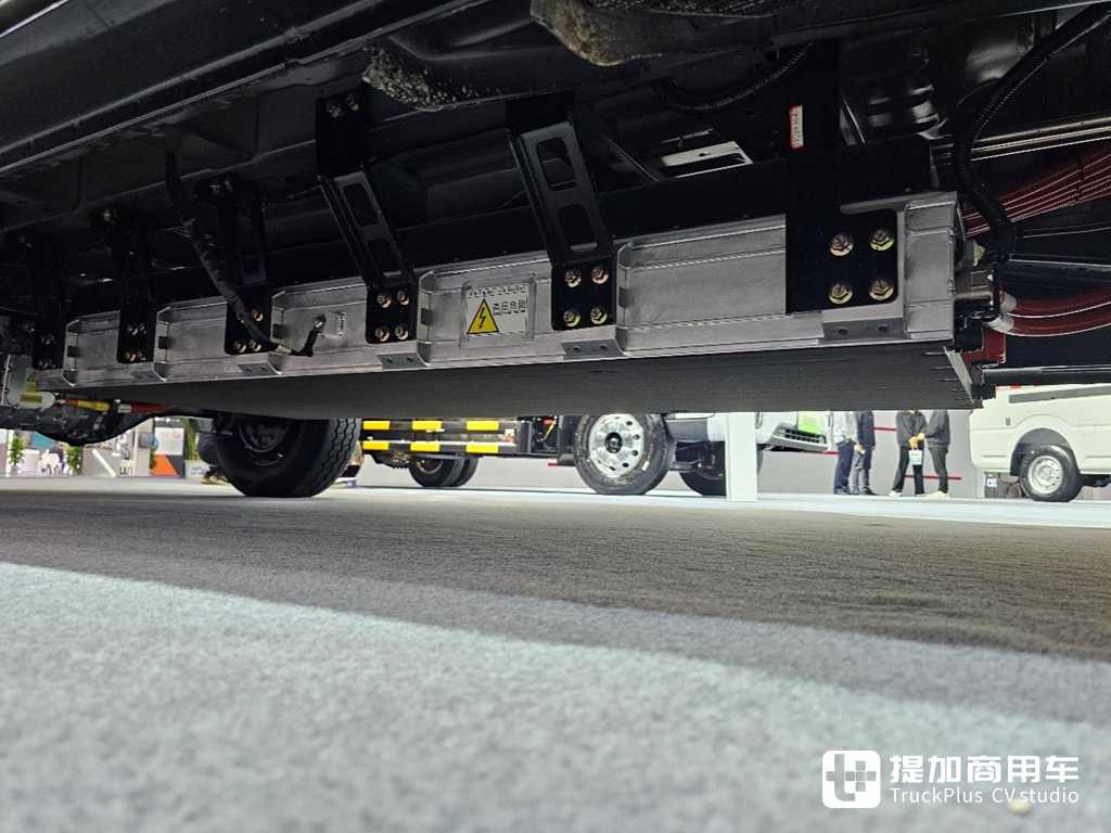 东风推出全新电动VAN东风御风V9E,动静态评测带您全方位了解它 - 第7张 - 提加商用车网 东风推出全新电动VAN东风御风V9E,动静态评测带您全方位了解它 - 第7张