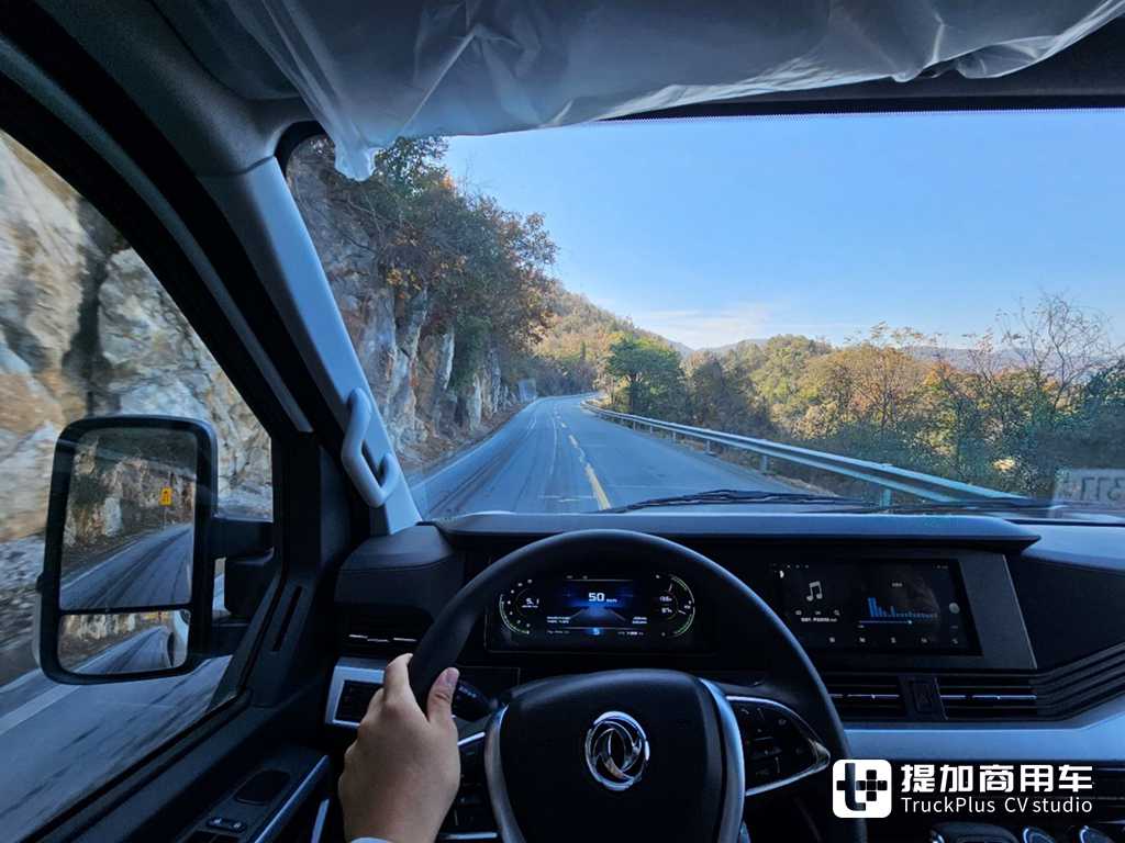 东风推出全新电动VAN东风御风V9E,动静态评测带您全方位了解它 - 第9张 - 提加商用车网 东风推出全新电动VAN东风御风V9E,动静态评测带您全方位了解它 - 第9张