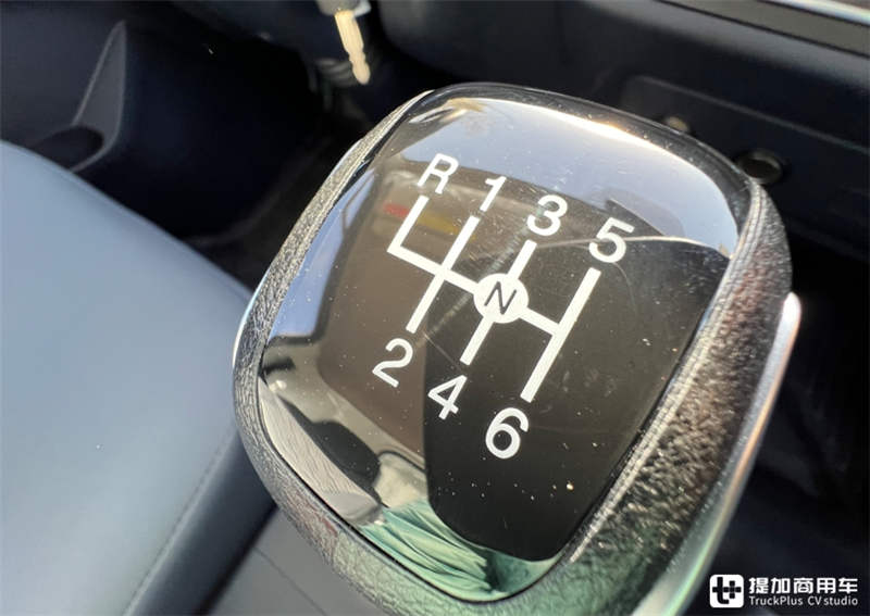 针对国内市场研发,高端轻卡江西五十铃翼放EM来袭 - 第6张 - 提加商用车网 针对国内市场研发,高端轻卡江西五十铃翼放EM来袭 - 第6张