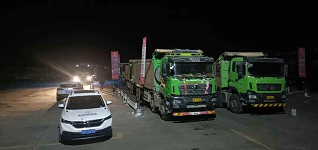 冲锋在抗震救灾第一线,东风商用车在行动 - 第2张 - 提加商用车网 冲锋在抗震救灾第一线,东风商用车在行动 - 第2张