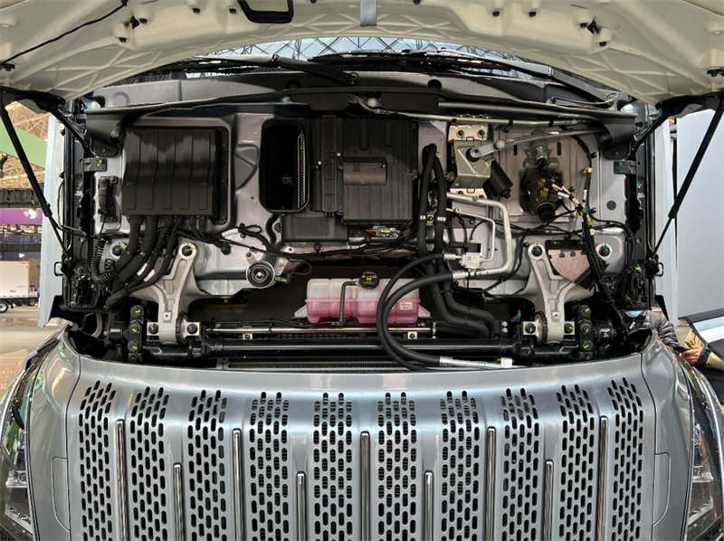 驶向未来的新能源重卡长什么样 远程星瀚H实拍评测 - 第9张