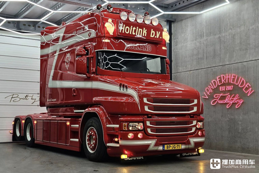 爆改4系长头卡车，还带Longline超长驾驶室，这台斯堪尼亚T 144 G不一般