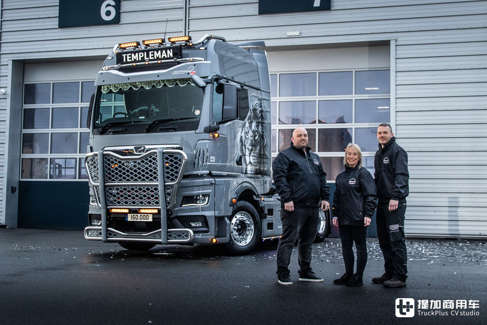 雄狮风定制外观，极富纪念意义，实拍定制版曼恩TGX 26.510牵引车