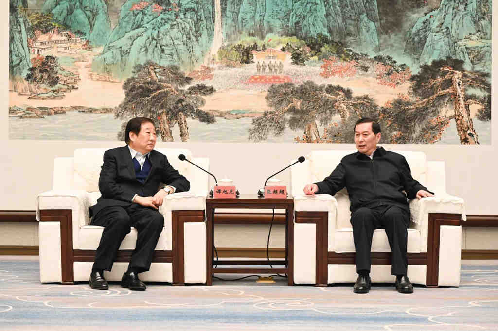 石家庄市委书记张超超与山东重工集团党委书记、董事长谭旭光会谈交流