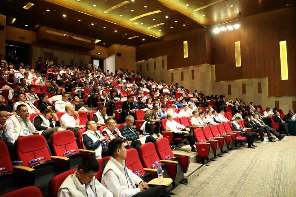 五征集团2024合作伙伴生态大会-汽车产业分会在广东珠海隆重举行