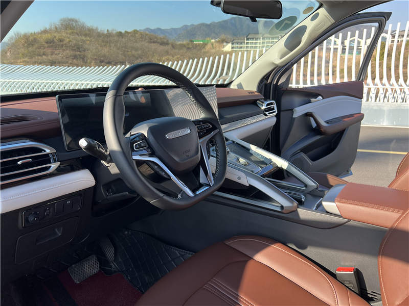 越野“悍将”上汽大通星际H锋芒来袭 向你发出心动信号 - 第6张 - 提加商用车网 越野“悍将”上汽大通星际H锋芒来袭 向你发出心动信号 - 第6张