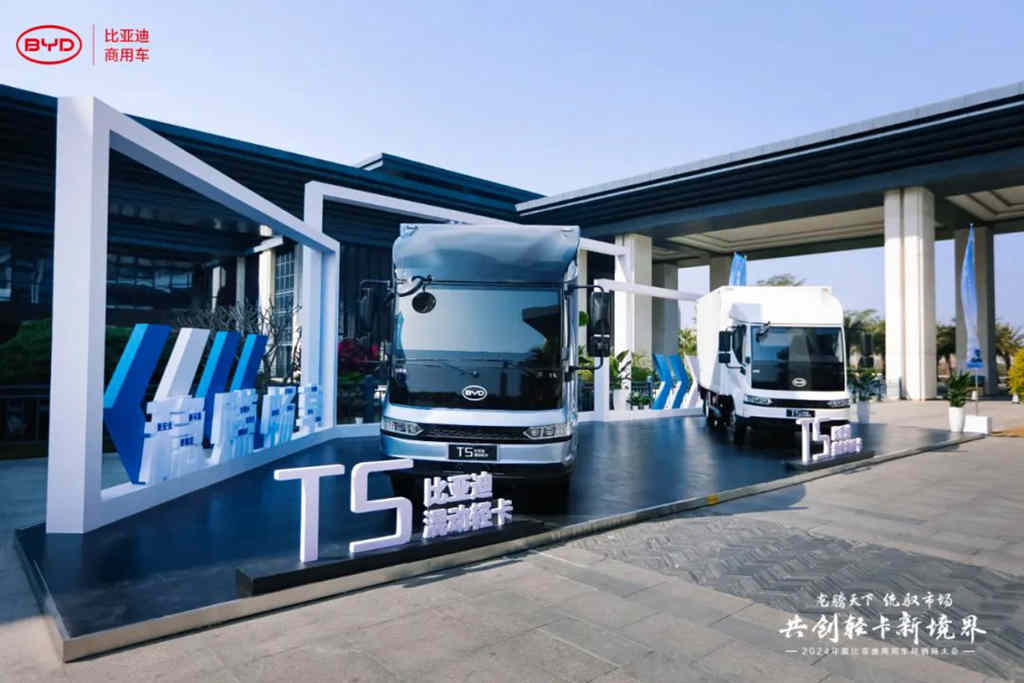 13.98万元起，比亚迪轻卡T5系列正式上市，怎么做到油电同价的？