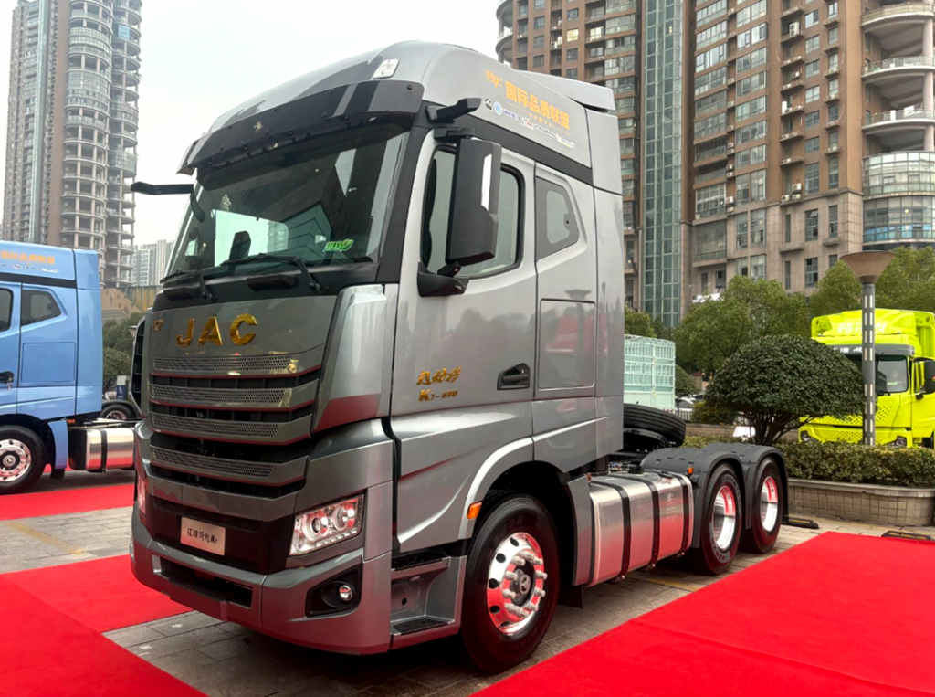 680马力江淮跨越K7!干线运输的“马中赤兔” - 第1张 - 提加商用车网 680马力江淮跨越K7!干线运输的“马中赤兔” - 第1张