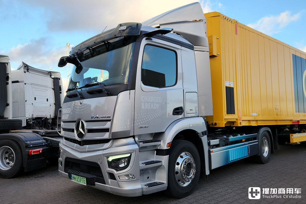 奔驰主打短途运输的电动牵引车,实力几何?实拍eActros 300 4x2牵引车告诉你 - 第1张 - 提加商用车网 奔驰主打短途运输的电动牵引车,实力几何?实拍eActros 300 4x2牵引车告诉你 - 第1张
