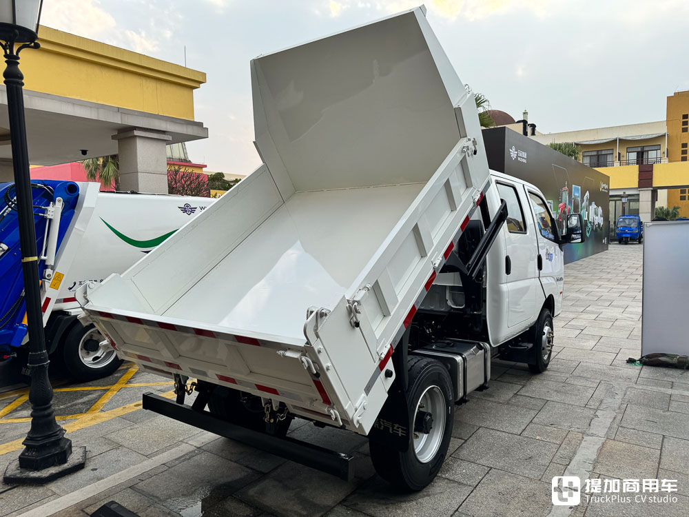 合规拉两吨的蓝牌小自卸,可载5人,还可下地库!飞碟缔途X3双排座自卸车实拍 - 第3张 - 提加商用车网 合规拉两吨的蓝牌小自卸,可载5人,还可下地库!飞碟缔途X3双排座自卸车实拍 - 第3张