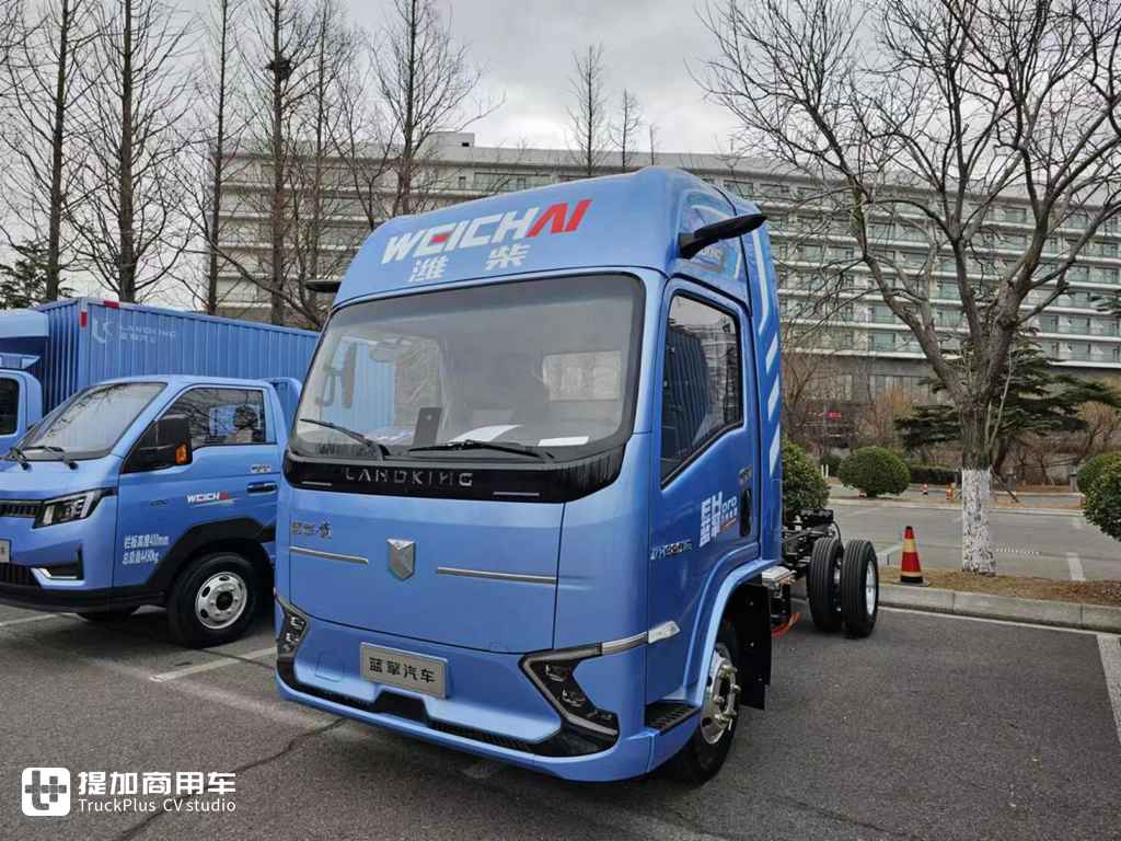 蓝擎汽车首届年会现场展车实拍,轻卡也配电子后视镜了?先带你看旗舰车型蓝擎·悦系列 - 第3张 - 提加商用车网 蓝擎汽车首届年会现场展车实拍,轻卡也配电子后视镜了?先带你看旗舰车型蓝擎·悦系列 - 第3张