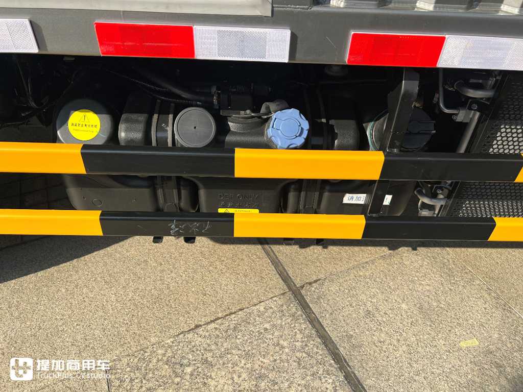 17.5度电+功率分流混动,续航超800km,东风凯普特混动轻卡这波在大气层 - 第4张 - 提加商用车网 17.5度电+功率分流混动,续航超800km,东风凯普特混动轻卡这波在大气层 - 第4张