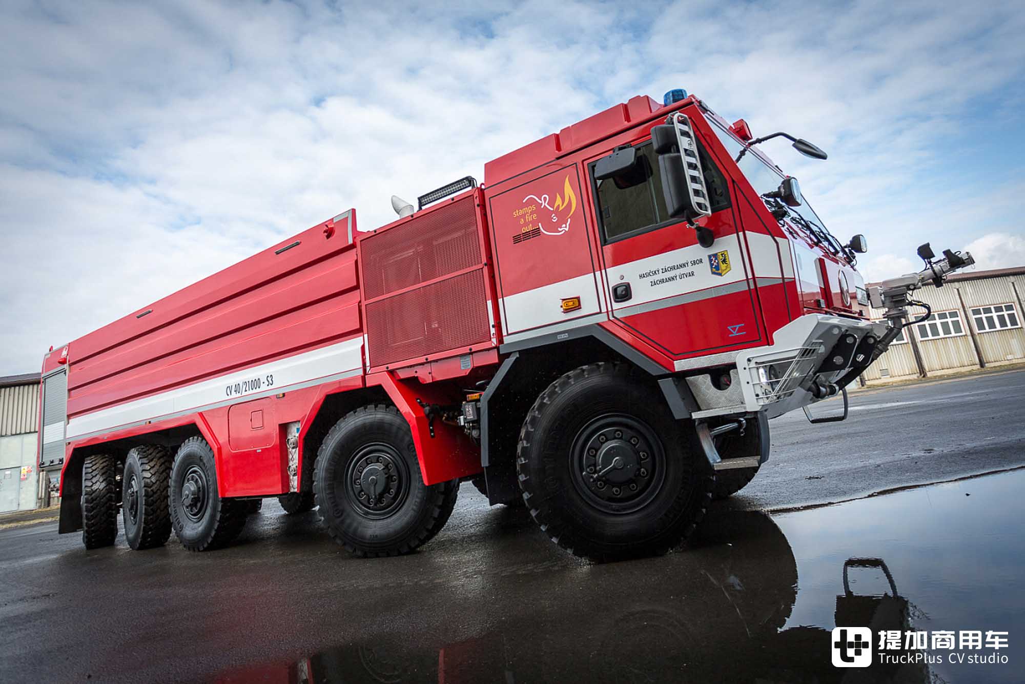 10x10全驱+后桥随动转向,越野能力强悍,太脱拉Force水罐消防车实拍 - 第5张 - 提加商用车网 10x10全驱+后桥随动转向,越野能力强悍,太脱拉Force水罐消防车实拍 - 第5张